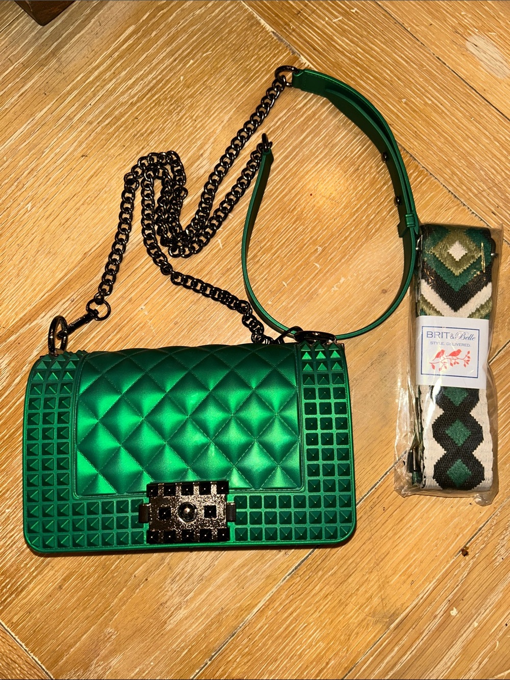 Emerald Quilted Crossbody Jelly Bag with Chain Strap